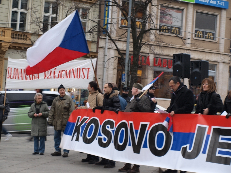 Srbija najebala: "Pokušali ste okupirati Kosovo" - Page 2 Demo_kosovo_17_02_2011_5